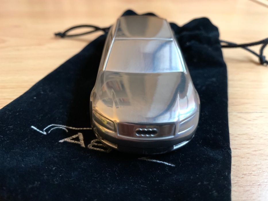AUDI A8 em alumínio/metal, escala 1:43 RARO Limited Edition