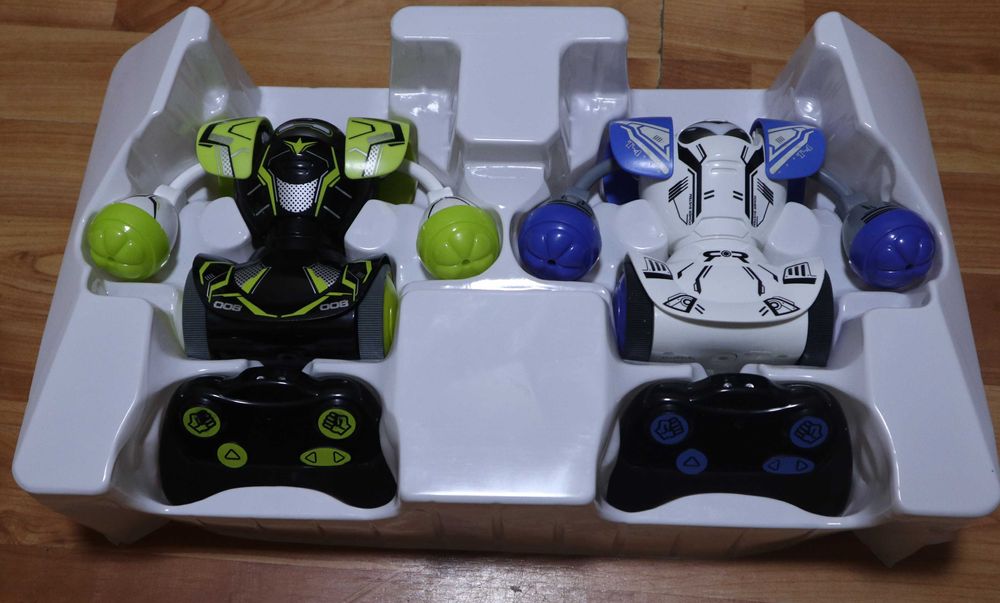 Игрушка на радиоуправлении "Роботы-боксеры"