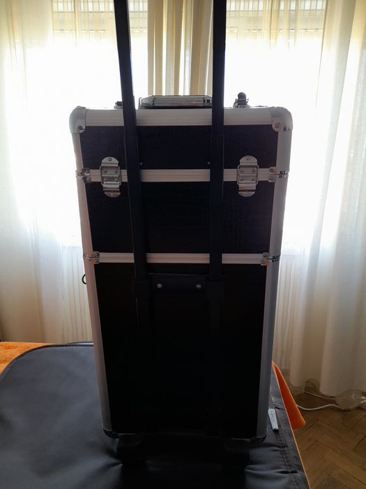 Trolhei mala para maquilhagens ou material cabeleireiro