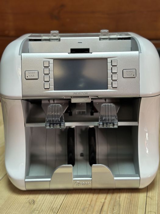 Kisan Newton. Лічильник сортувальник банкнот. Перерахунок грошей