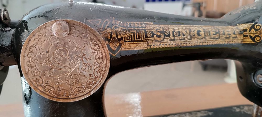 Máquina de Costura Singer