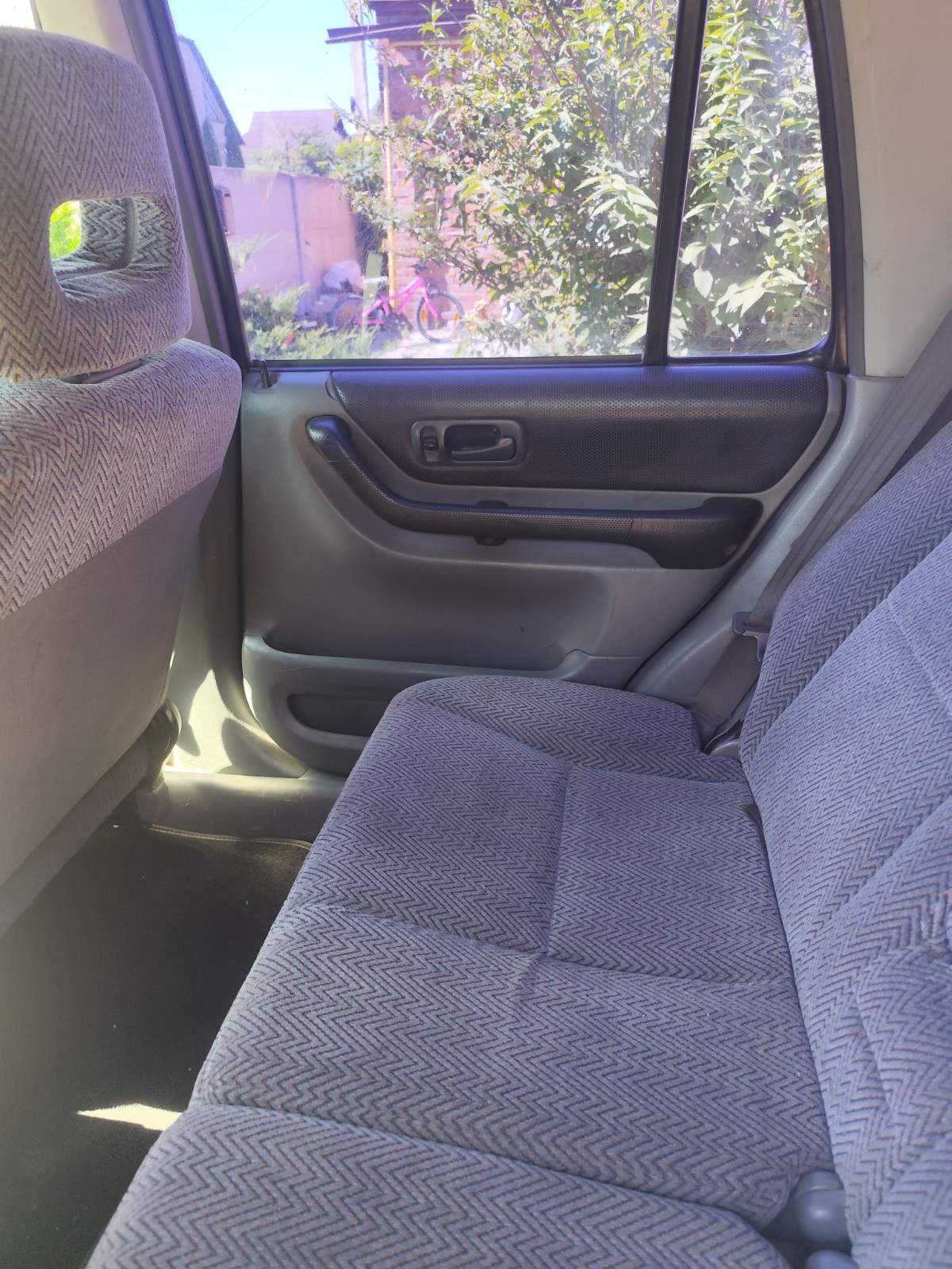 Авто HONDA CR-V 1997