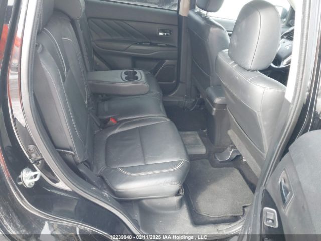 Mitsubishi Outlander PHEV гібрид