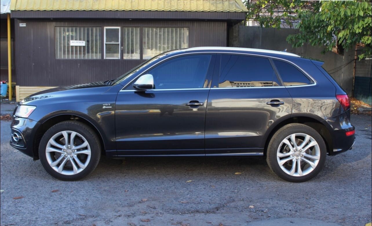 Продам машину Audi SQ5