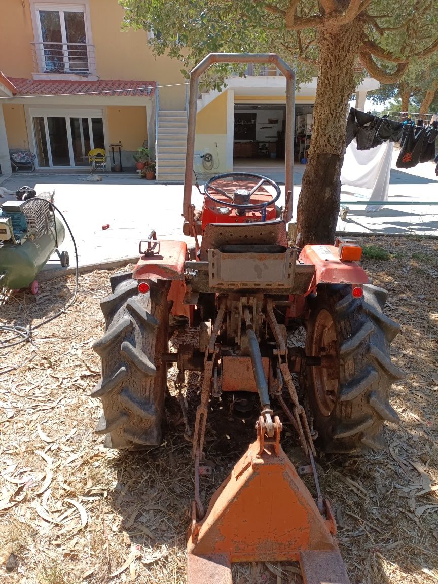 Trator Hinomoto C 174