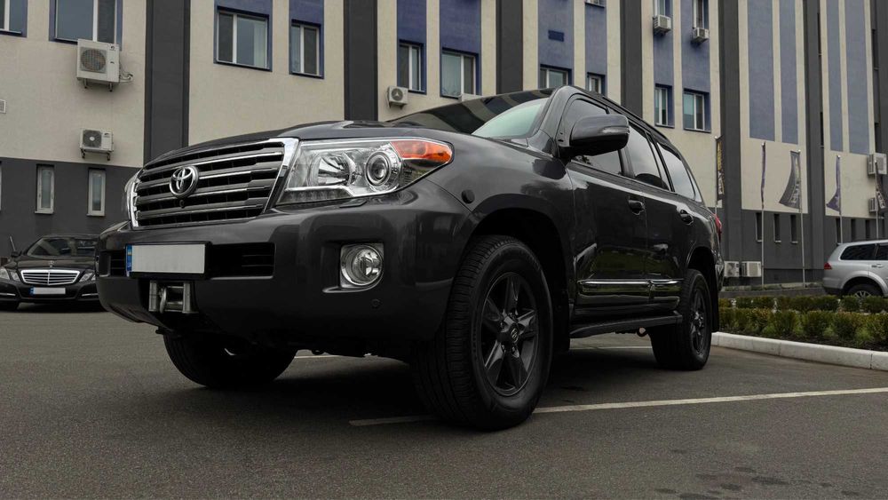 Toyota Land Cruiser 200 Броньована