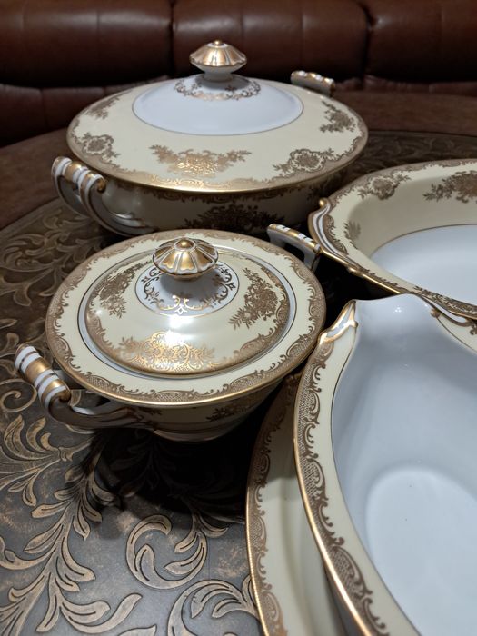 Порцеляновий столовий сервіз Noritake на 12 осіб, 92 предмети. Японія