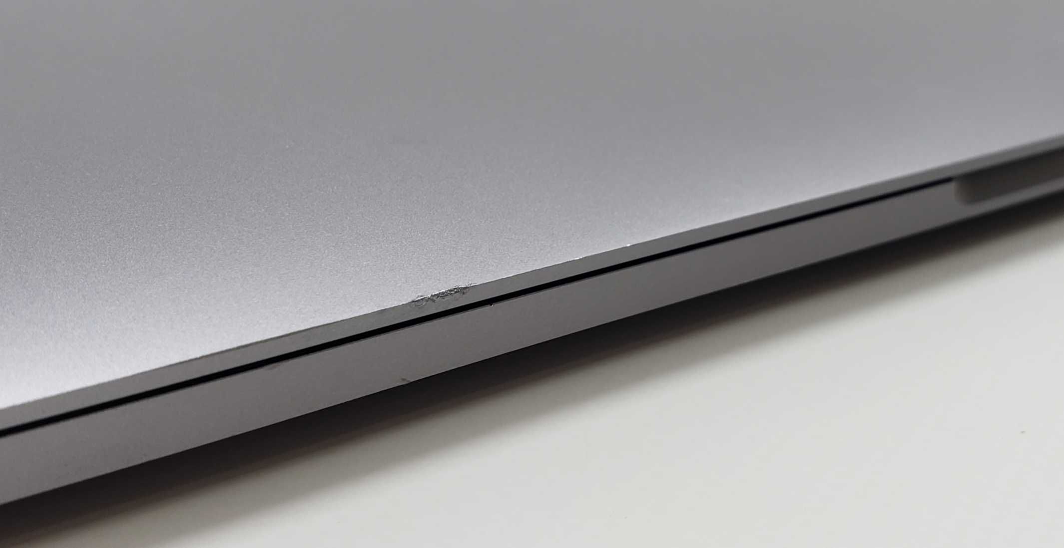 УЦІНКА! Ноутбук + Кейс у подарунок! MacBook Pro 15'' 2018 i9/32/1TB