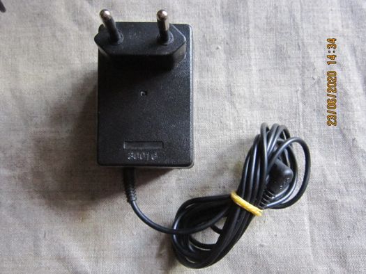 Продам недорого блок питания AC/DC ADAPTOR RFEA418E