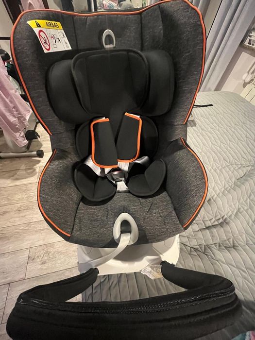 Sprzedam fotelik obrotowy Britax Romer  Dual Fix 0-18 kg