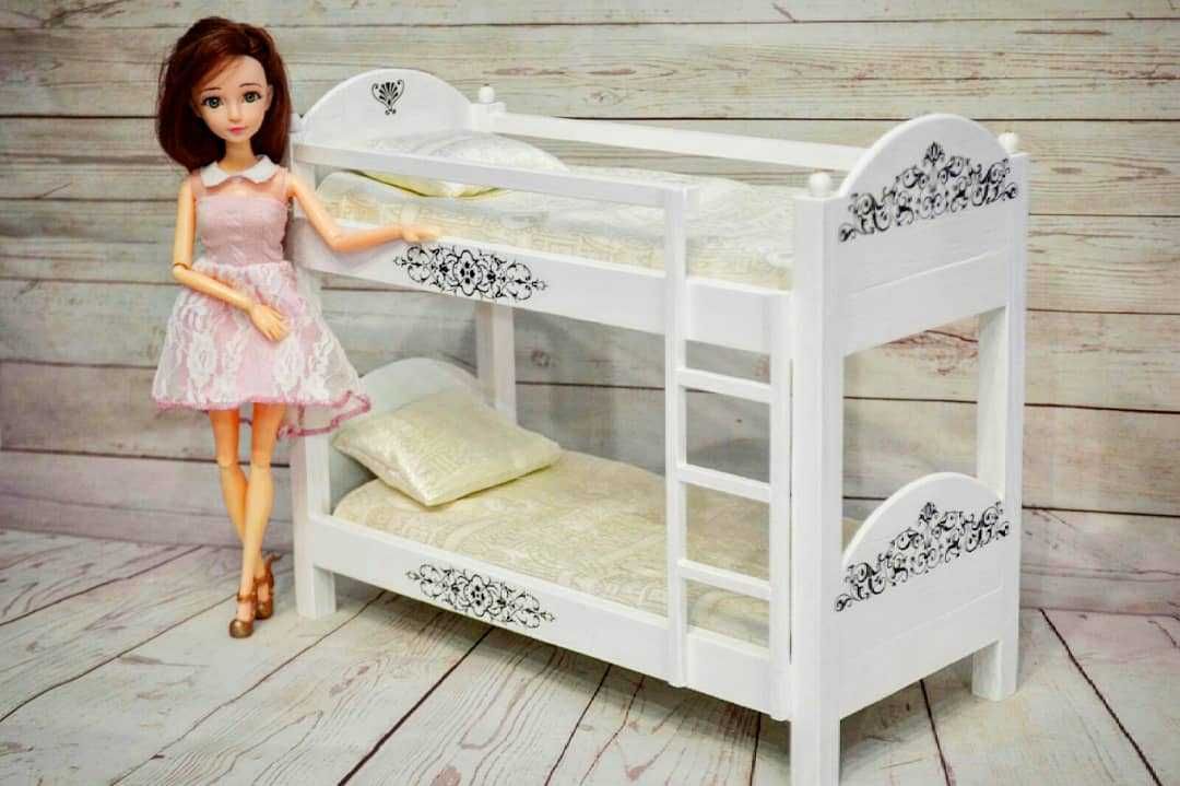 Двоповерхове лялькове ліжко