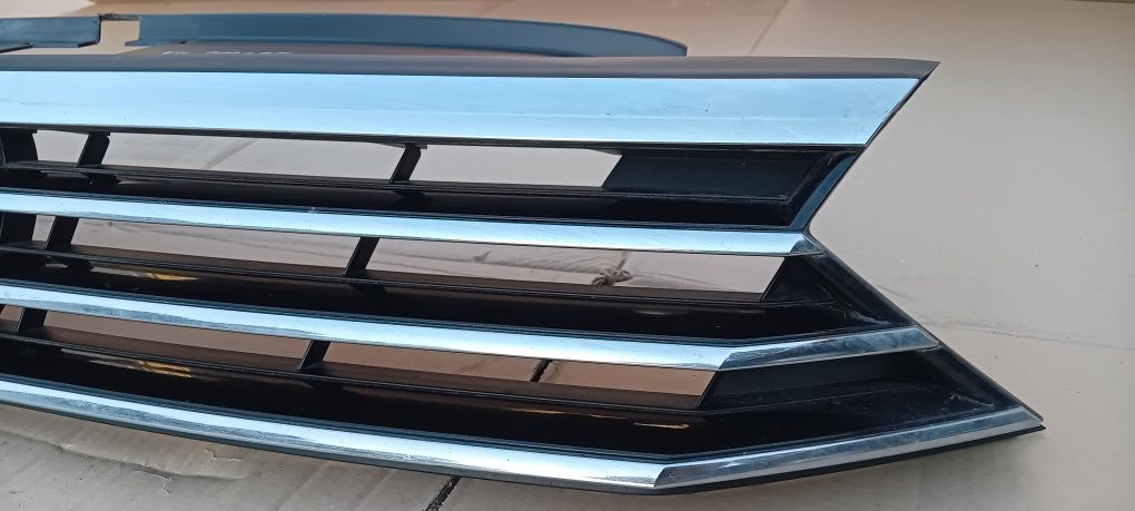VW Passat B8 Gril, atrapa zderzaka przód.