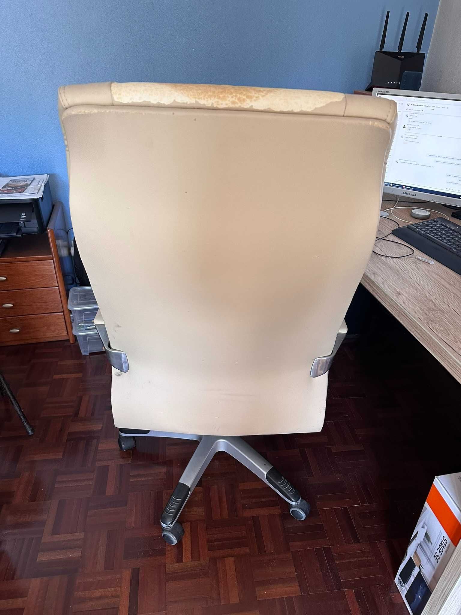 Cadeira de escritório para restauro