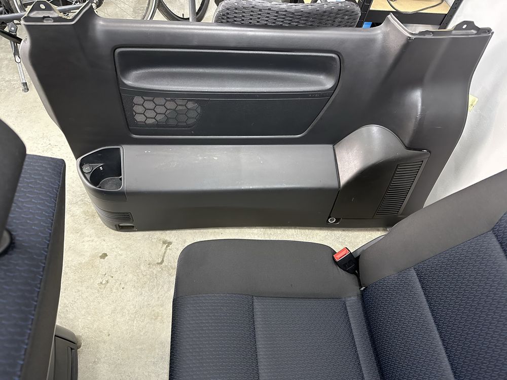 VW T6 Multivan fotele i kanapa + podłoga i boczki gratis