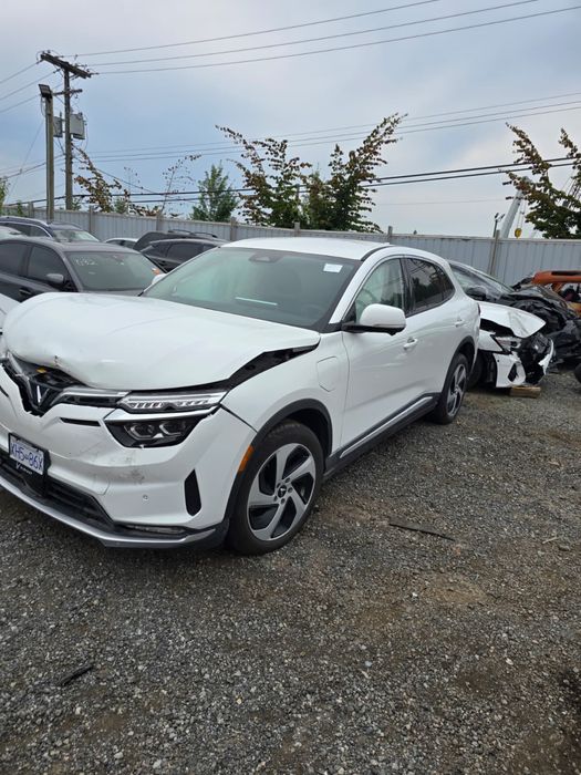 Vinfast VF8 електричний кросовер повний привід 90kw батарея терміново