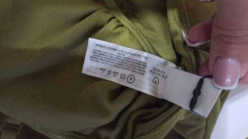 Суцільний зелений купальник розмір s