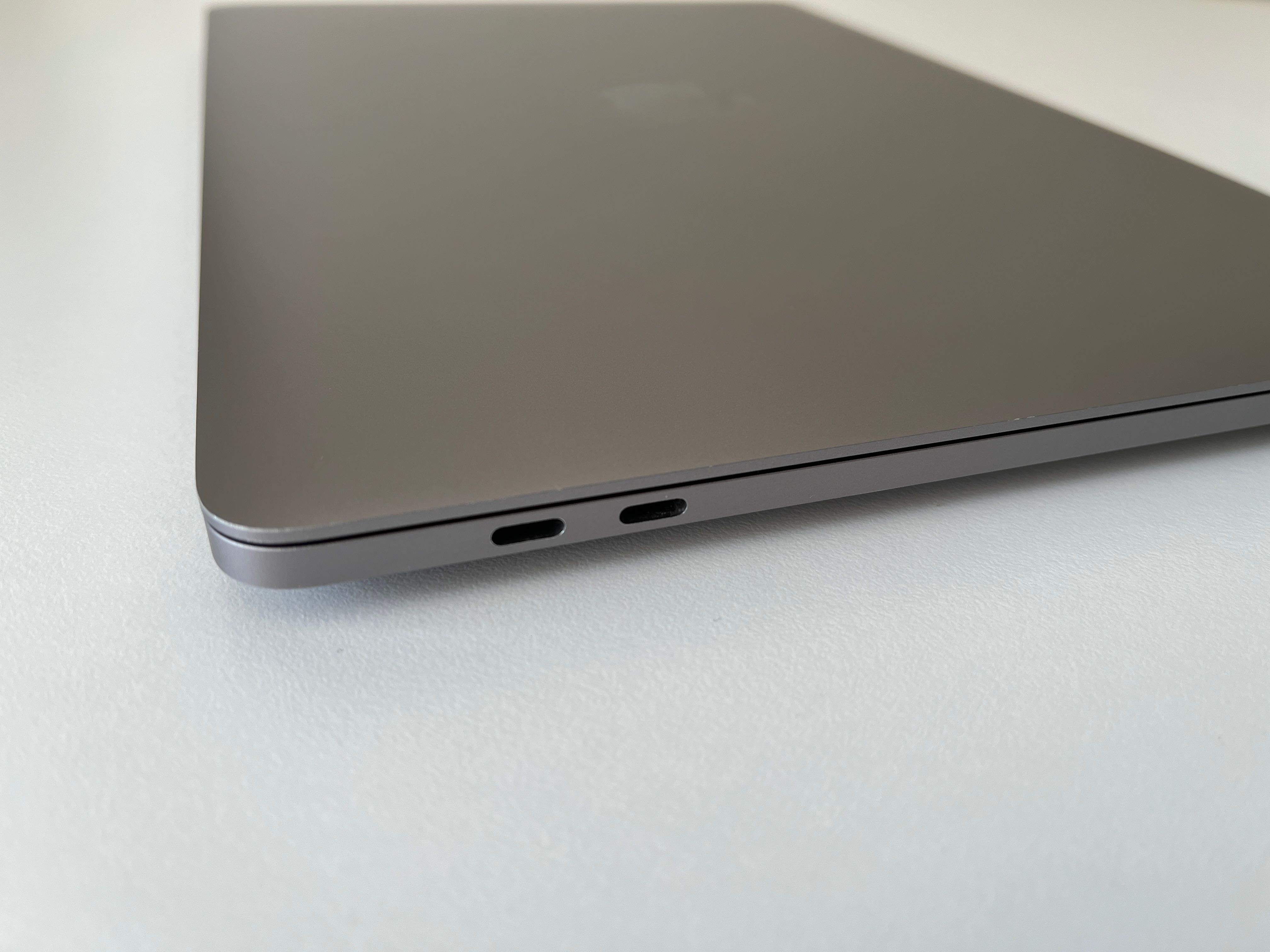 MacBook Pro 13" 2020 | Intel Core i5 | 8GB/256GB SSD