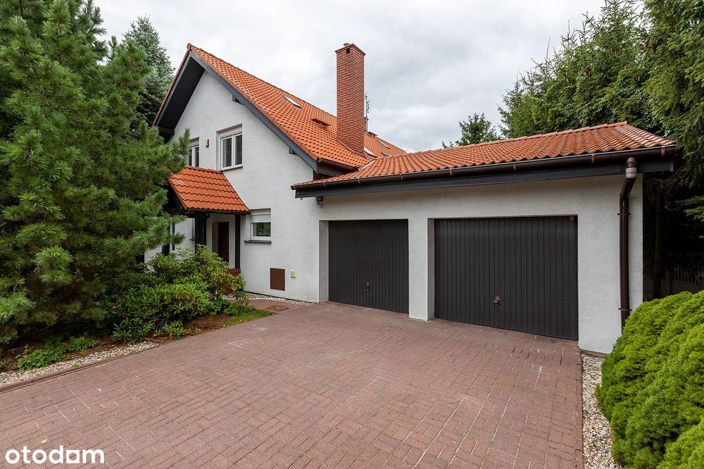 Przestronny dom w Plewiskach, podwójny garaż