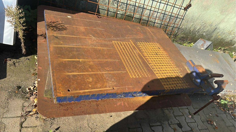 Stół spawalniczy z rama