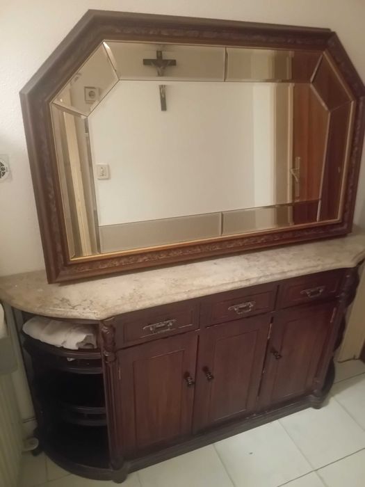 Aparador de entrada em mogno com pedra mármore e espelho