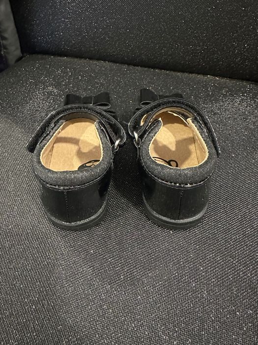 Sapatos Pretos Laço Pat & Ripaton Nº 20