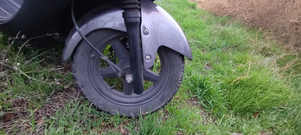 Продам скутер Suzuki Avenis 150