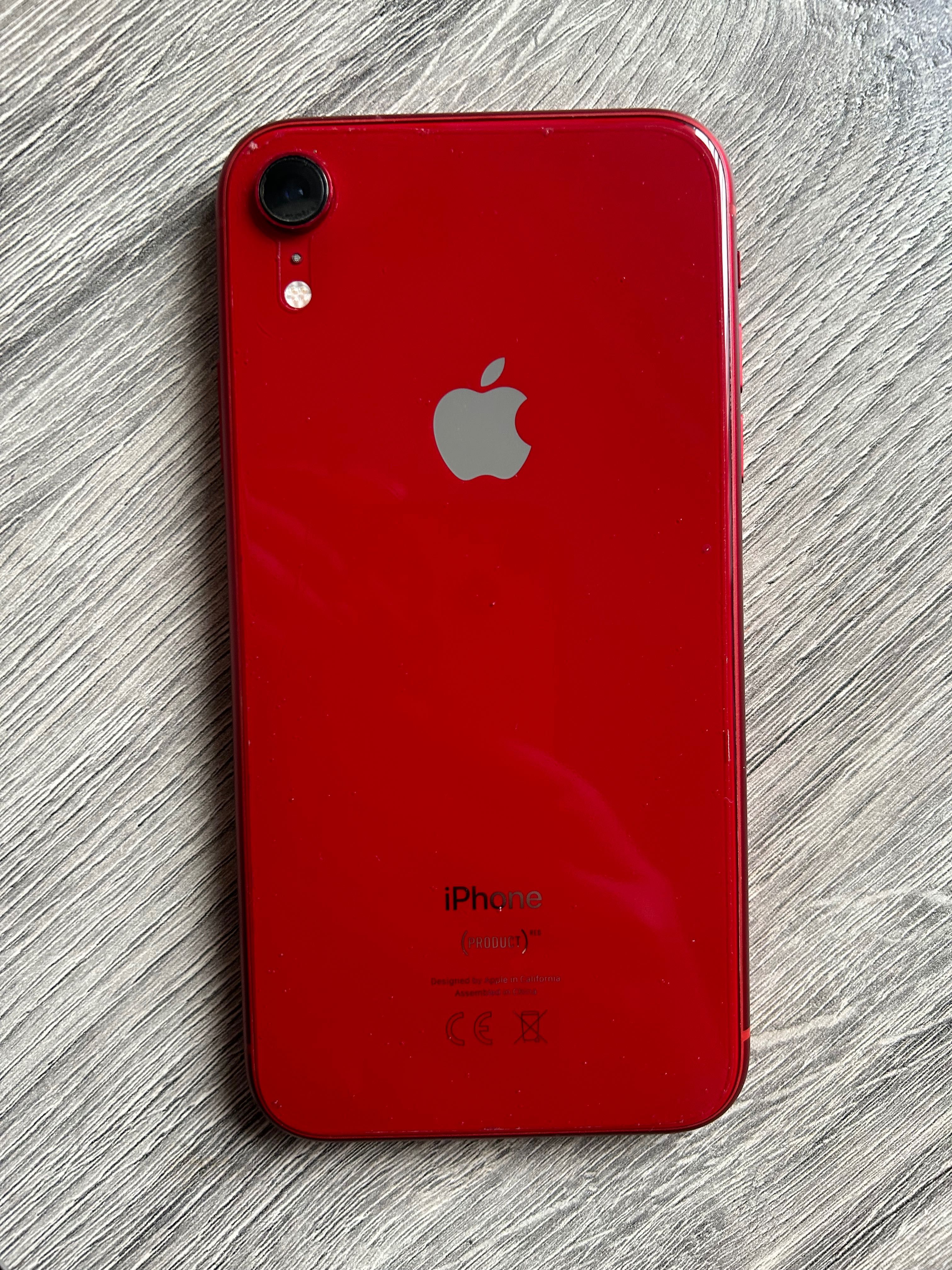 iPhone XR czerwony