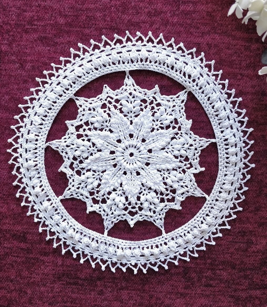 Rustykalna ażurowa biała serweta na szydełku Zawieszka Handmade