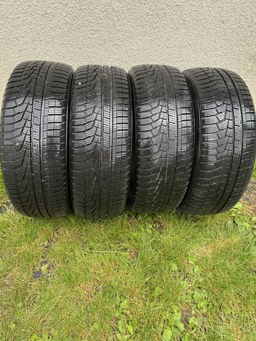 Автошини 215/55r18 Hankook зима в гарному стані