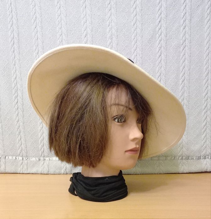 Капелюх фетровий Англія молочного кольору