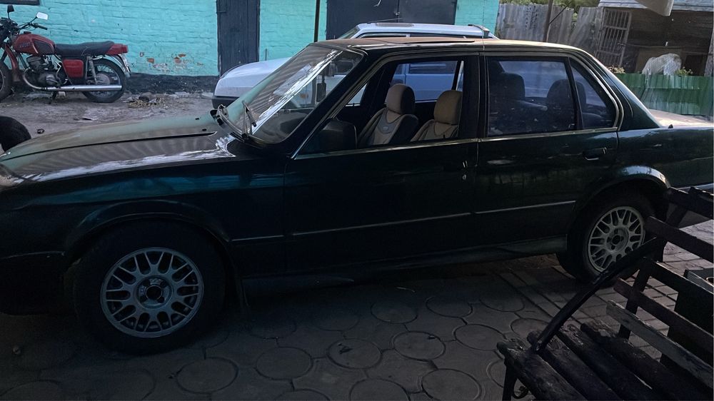Продам авто бмв 30