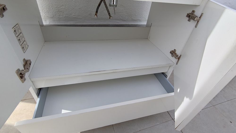 Vendo móvel de WC , com lavatório