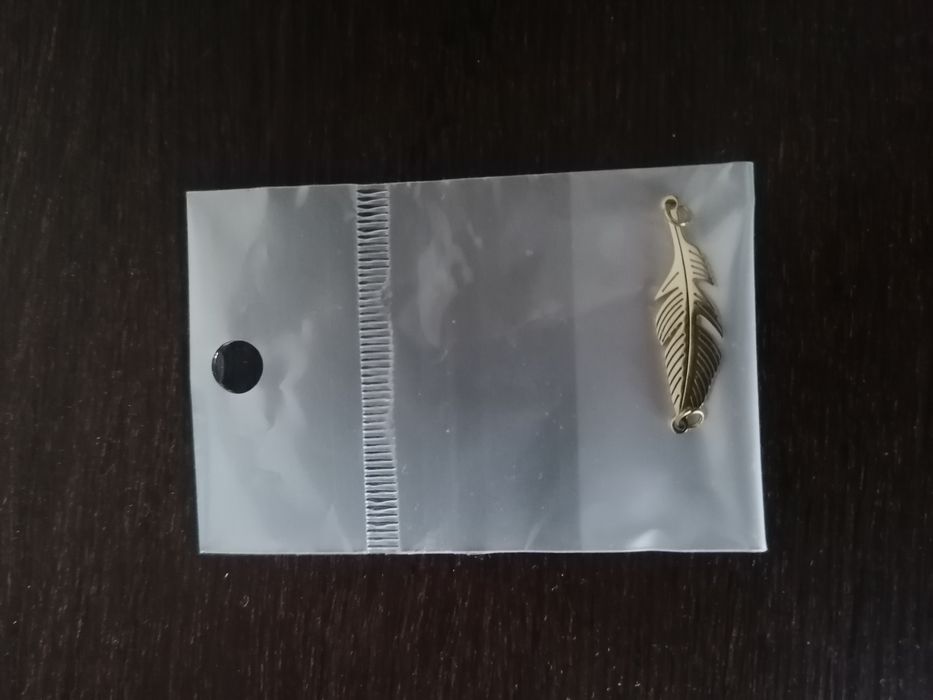 Nowa srebrna zawieszka pozłacana liść