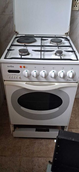 Kuchenka gazowa z piekarnikiem elektrycznym