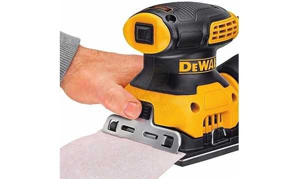 Lixadora Vibratória Dewalt DWE6411