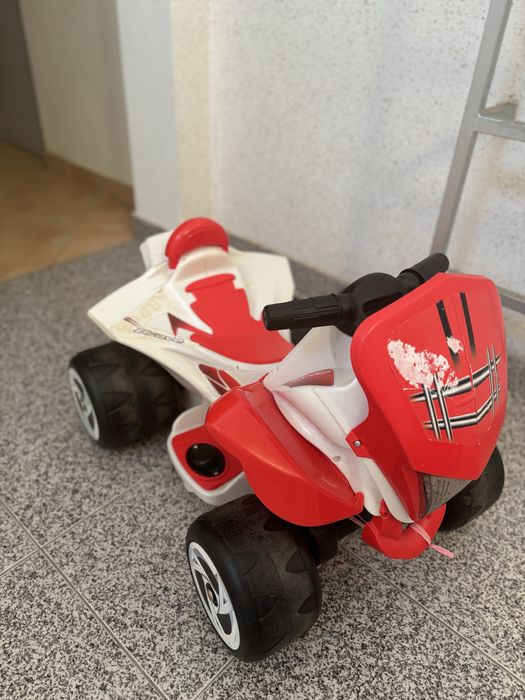 Moto 4 infantil bateria