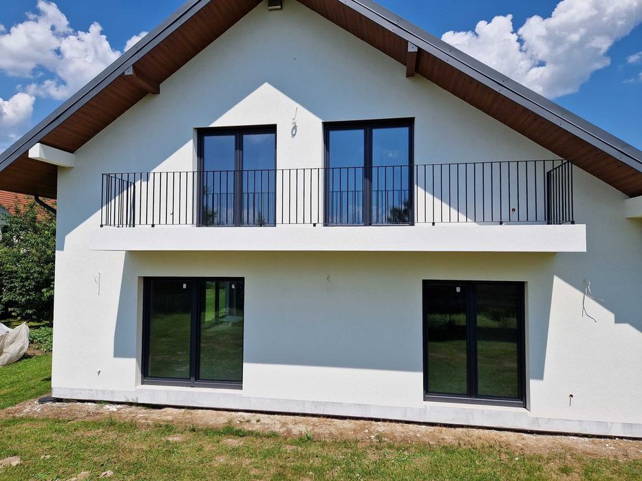 Balustrady zewnętrzne・Balustrady balkonowe・Barierki na taras・Barierki