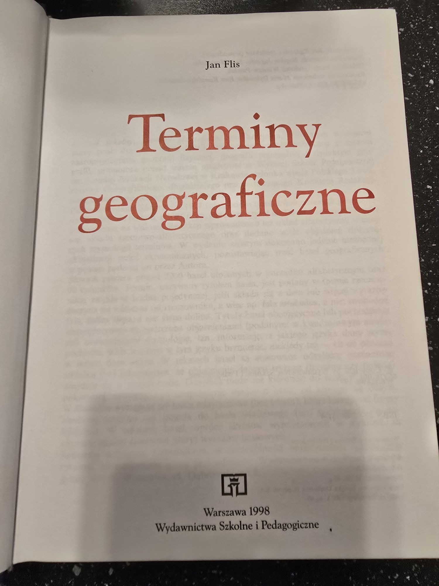 Słownik szkolny terminy geaograficzne