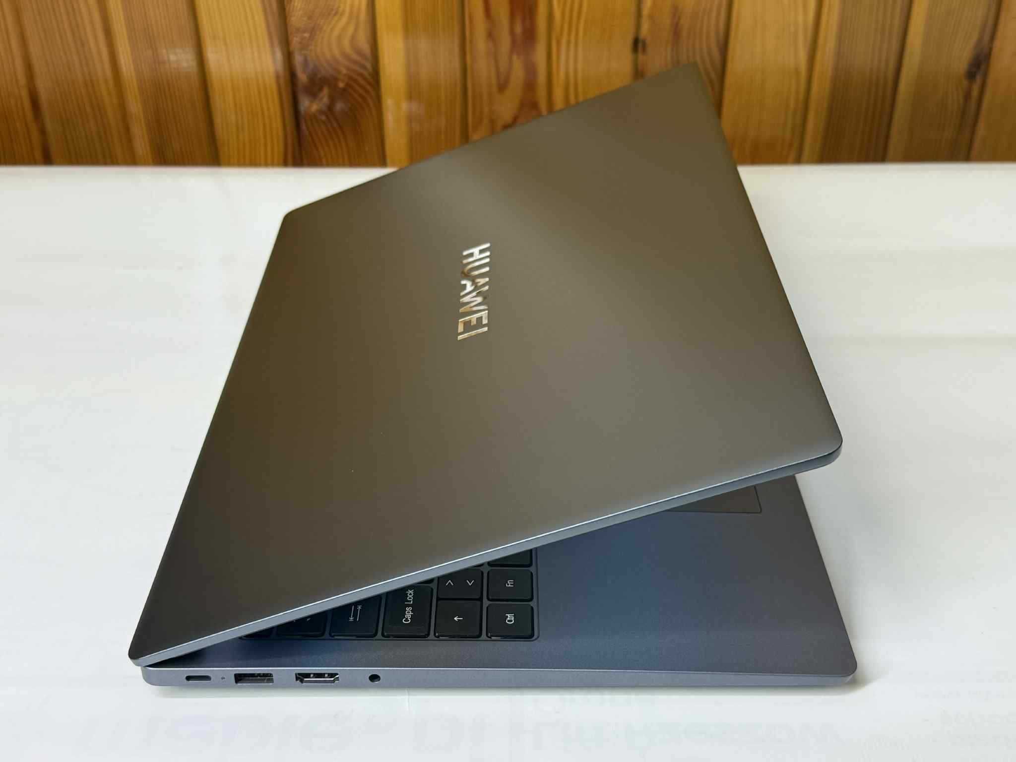 Laptop HUAWEI MateBook D 16 2024 i5/16GB/512SSD/W11 (pudełko)