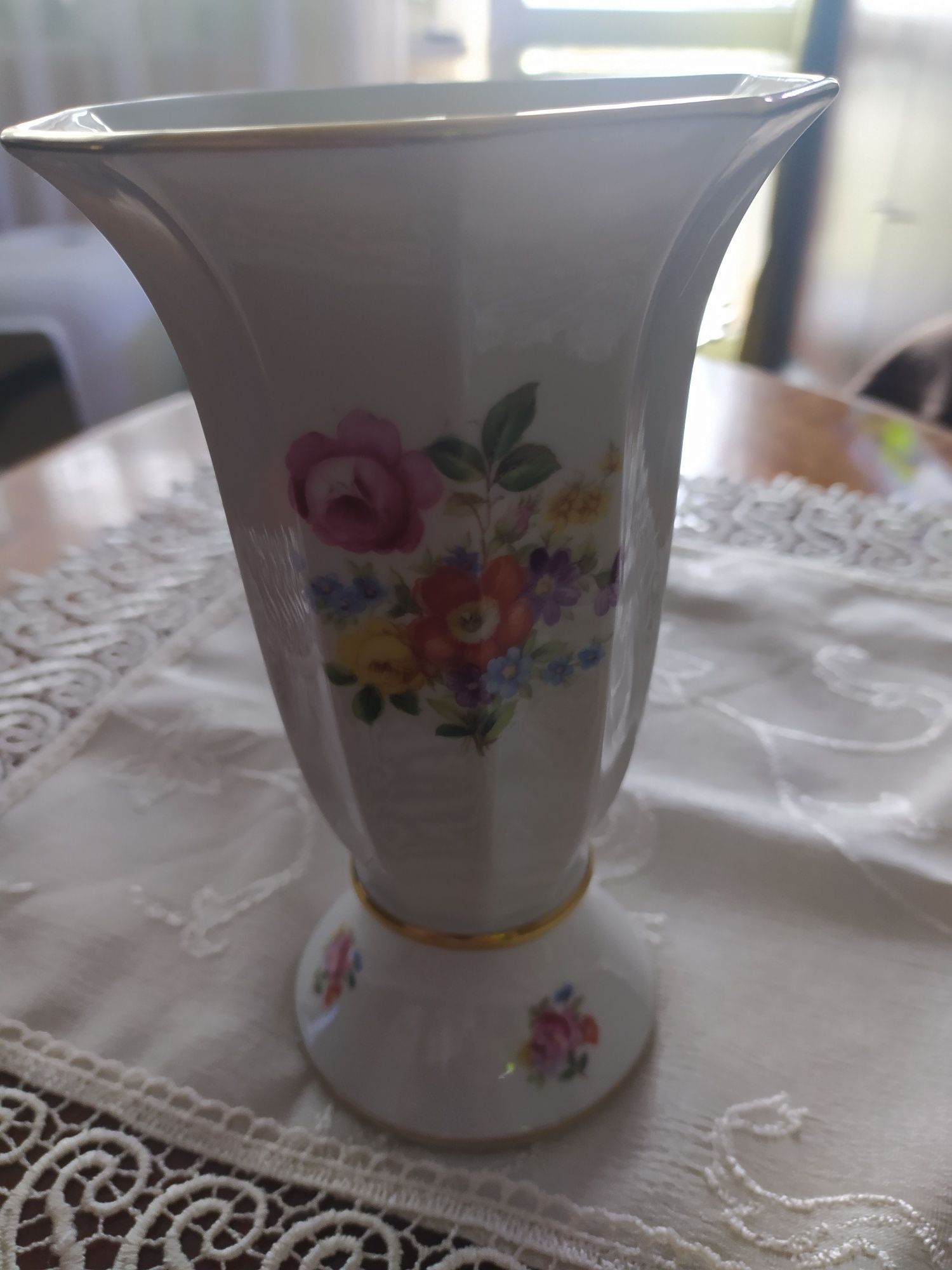 Stary wazon Ilmenau motyw kwiatowy