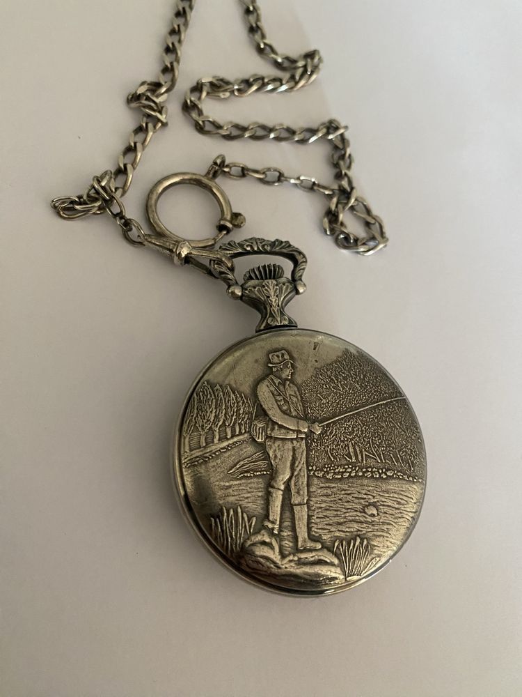 Relógio de bolso Sital, mecânico, com corrente.