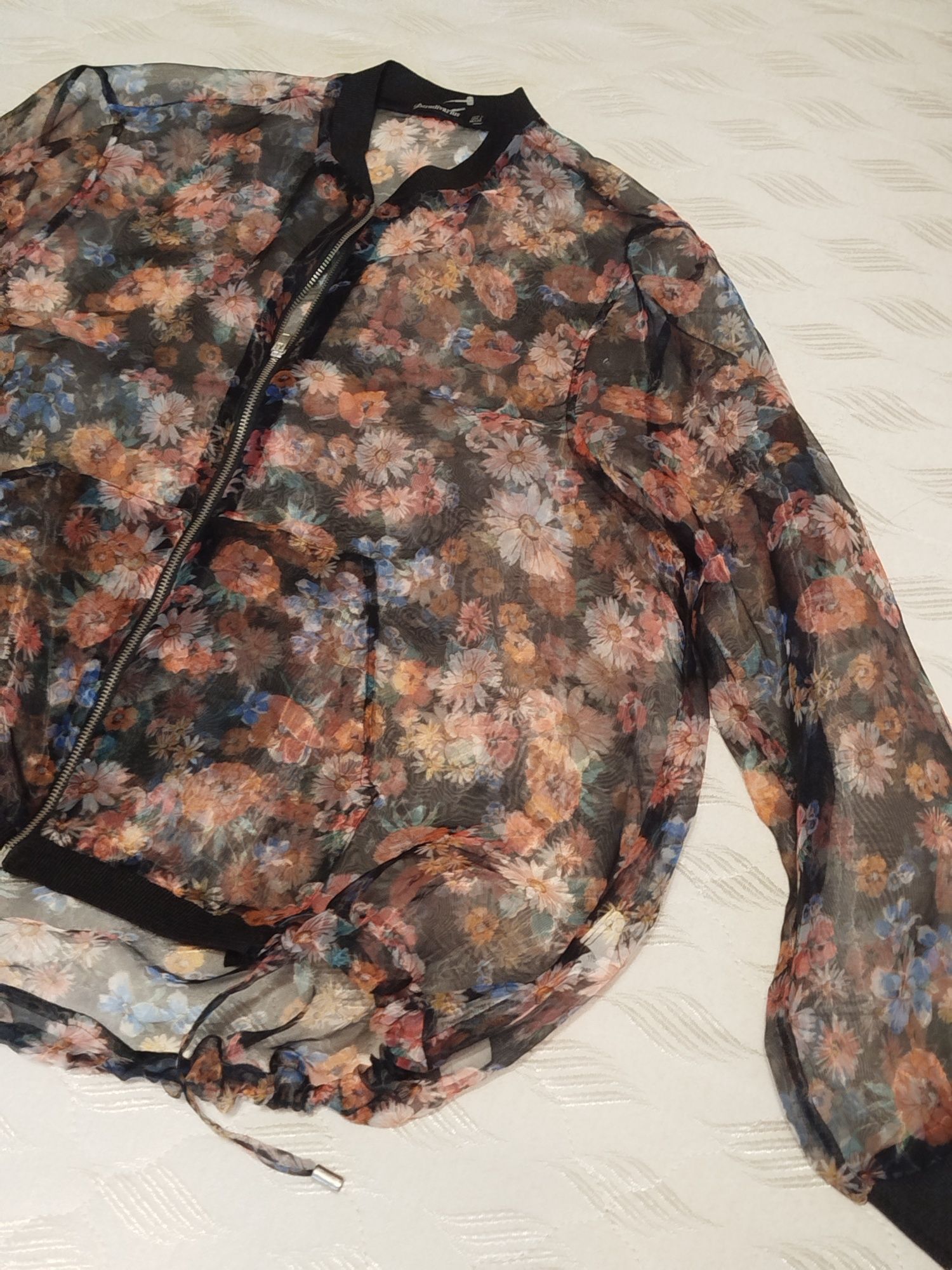 Nowa Bobmerka w kwiaty z organzy Stradivarius L 40