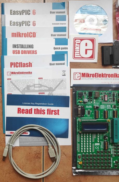EasyPIC 6 Development System, TMIK003, Microchip64729625465473121