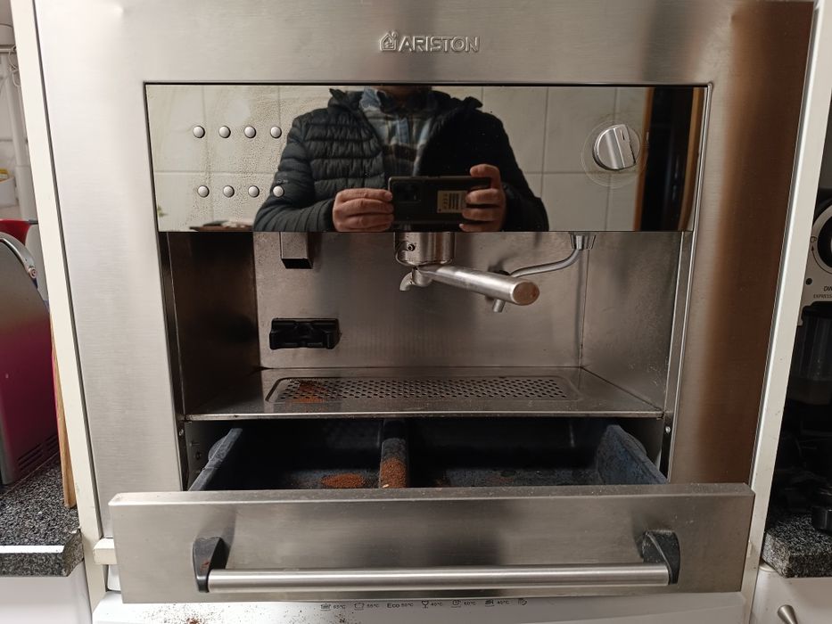 Maquina de café em grão.