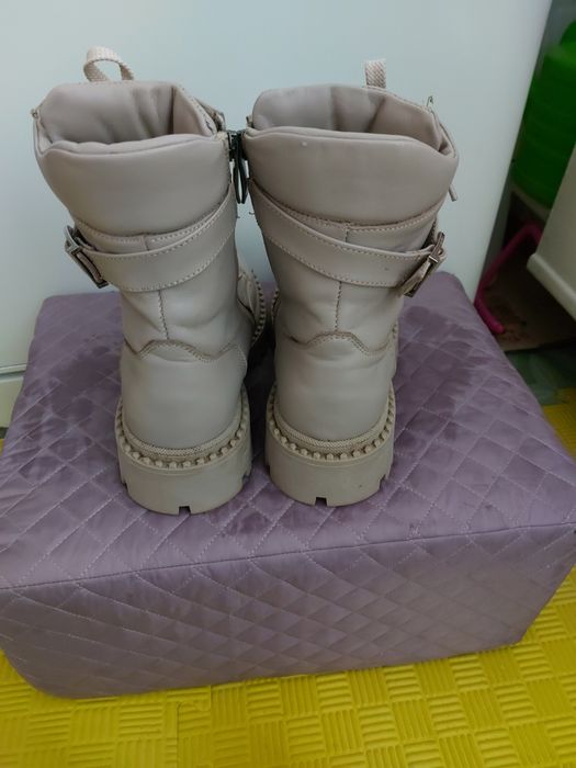 Продам жіночі шкуряні чоботи