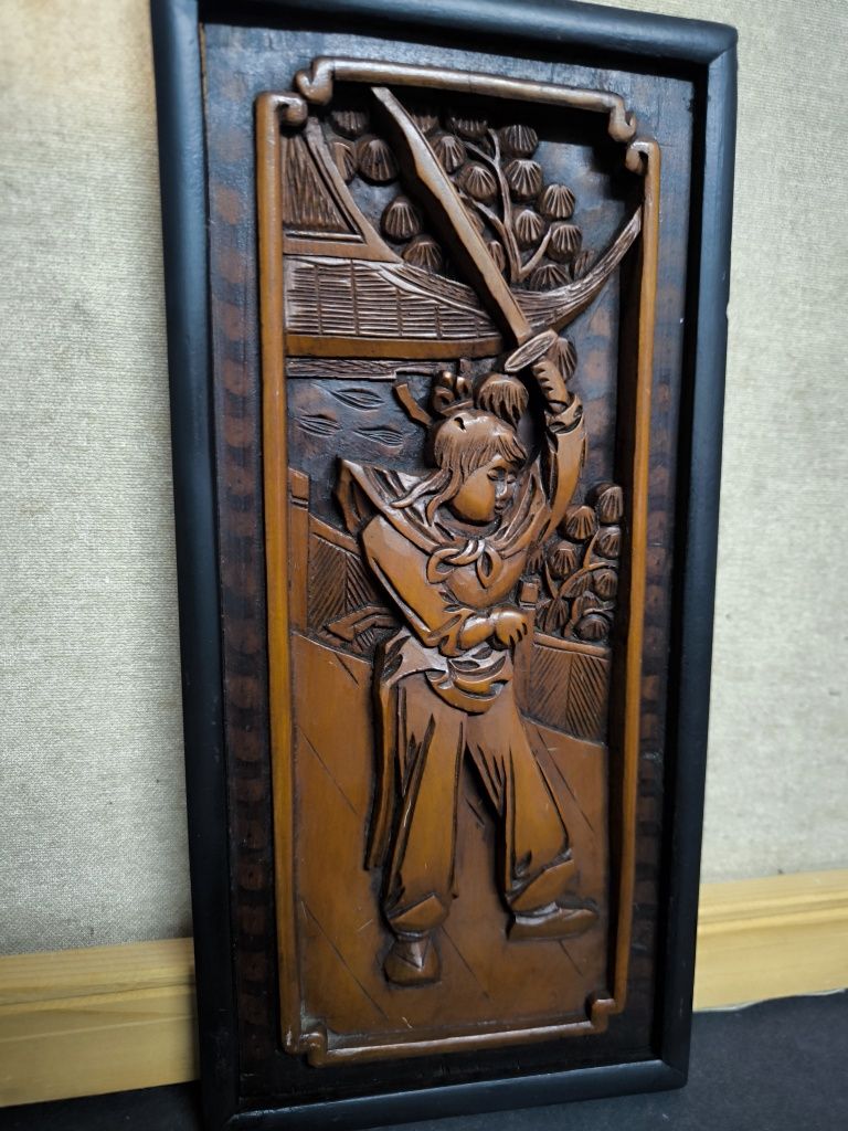 Painel de Madeira Esculpida - Arte Asiática