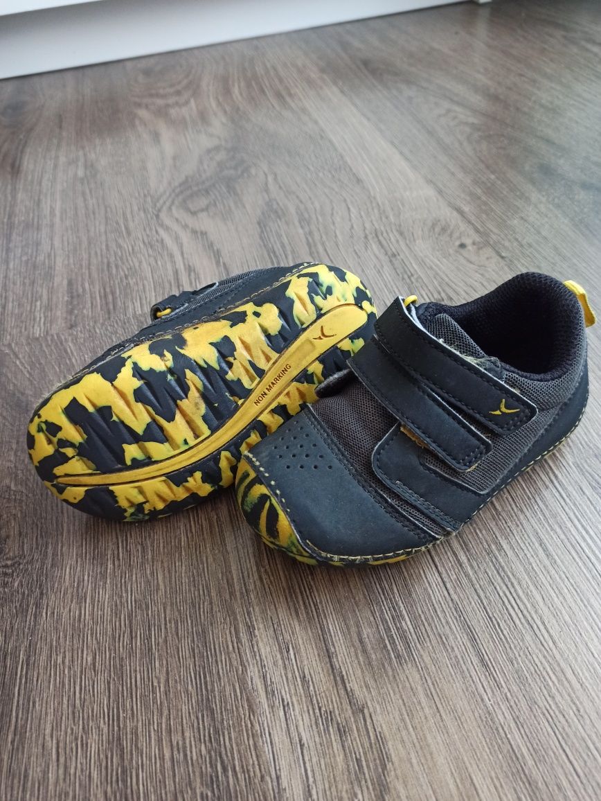 adidasy dziecięce decathlon rozm. 23