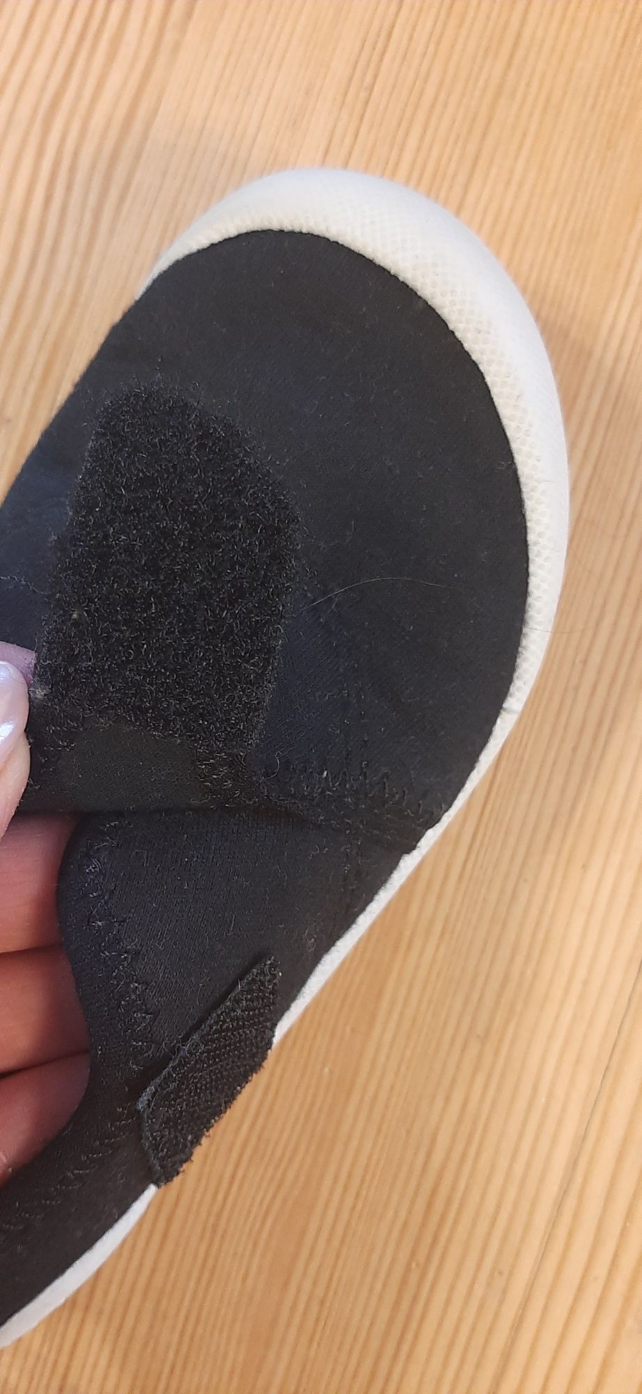 Buty rozm. 27 zapinane na rzep