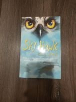 Książka dziecięca / młodzieżowa  po angielsku Sky Hawk