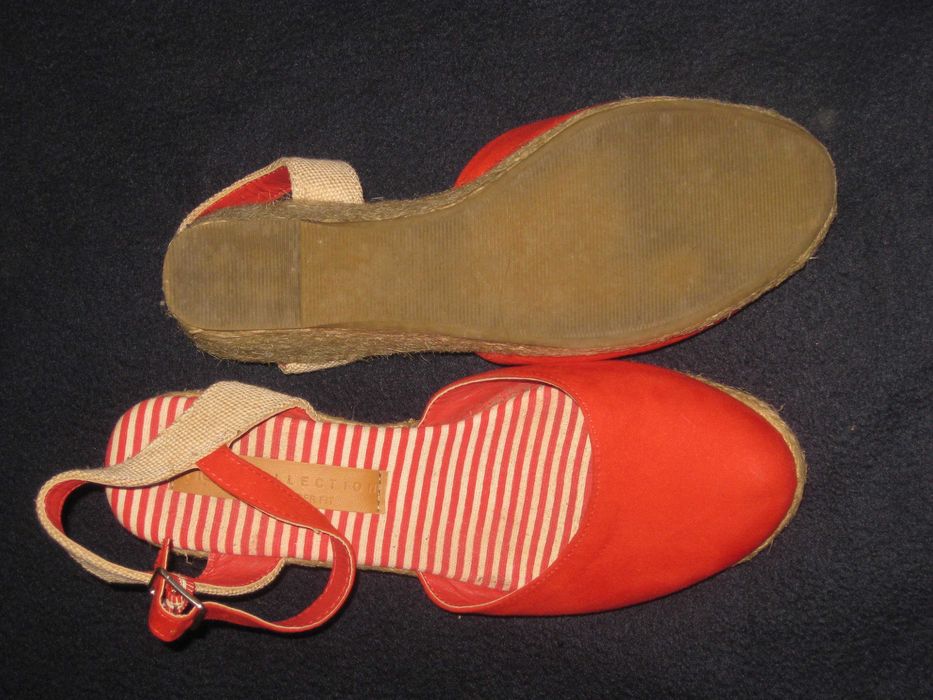 Buty na koturnie czerwone M&S Colection roz. 39